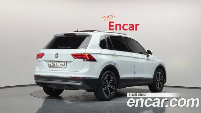 Volkswagen Tiguan 2020 thumb 2