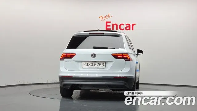 Volkswagen Tiguan 2020 thumb 4