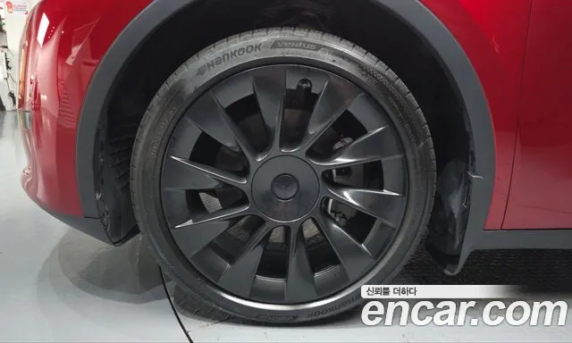 Tesla Model Y 2024 thumb 5