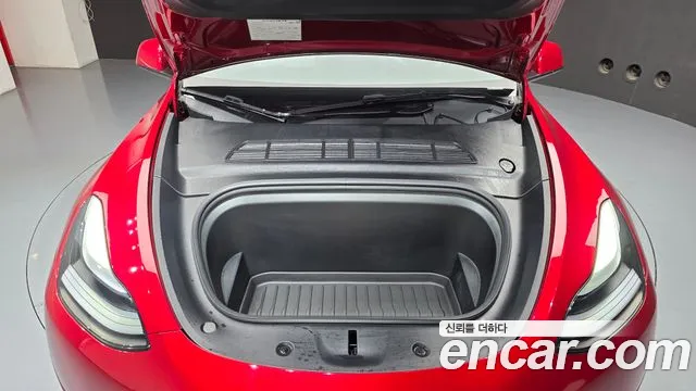 Tesla Model Y 2024 thumb 6