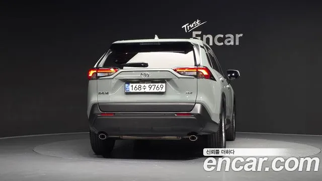 Toyota RAV4 2019 thumb 3