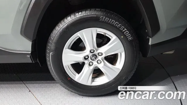 Toyota RAV4 2019 thumb 4