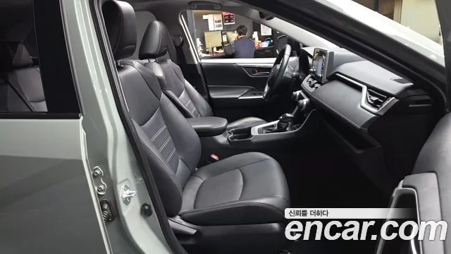 Toyota RAV4 2019 thumb 10