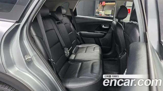 Kia Niro 2017 thumb 12