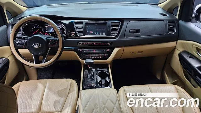 Kia Carnival 2016 thumb 7