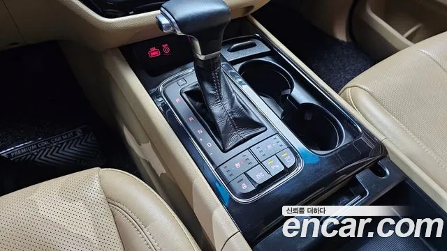 Kia Carnival 2016 thumb 9