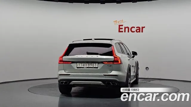 Volvo V60 2020 thumb 4