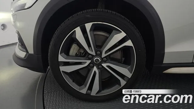 Volvo V60 2020 thumb 5