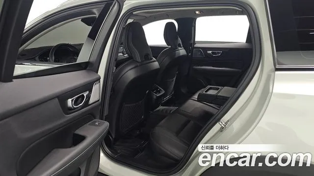 Volvo V60 2020 thumb 12