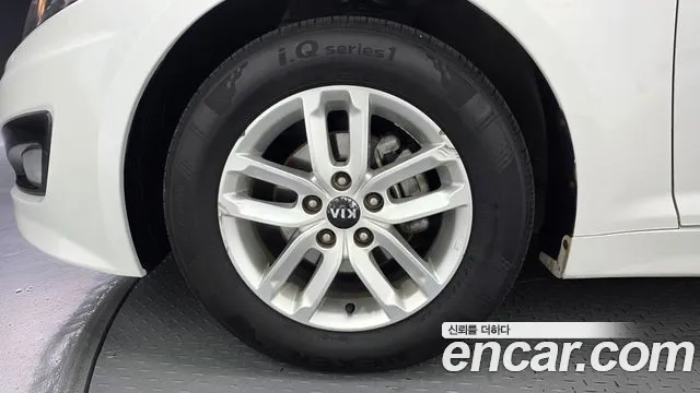 Kia K5 2011 thumb 5