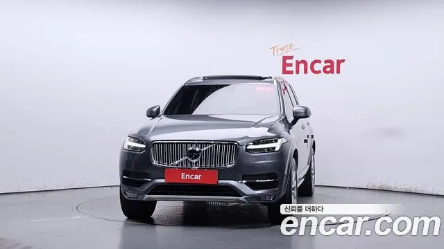 Volvo XC90 2018 thumb 2