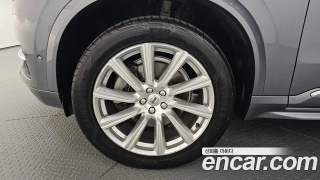 Volvo XC90 2018 thumb 4