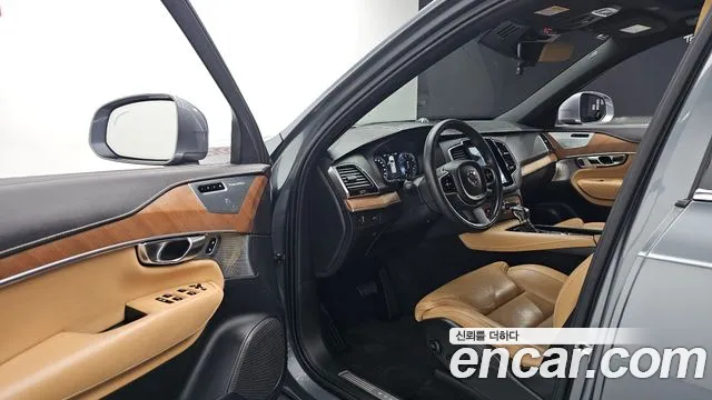 Volvo XC90 2018 thumb 9