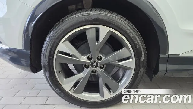 Audi Q4 e-tron 2022 thumb 5