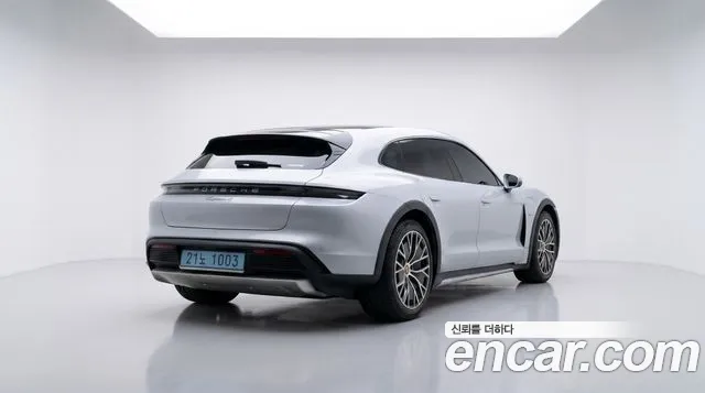 Porsche Taycan 2022 thumb 6