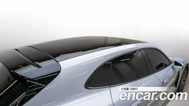 Porsche Taycan 2022 thumb 7