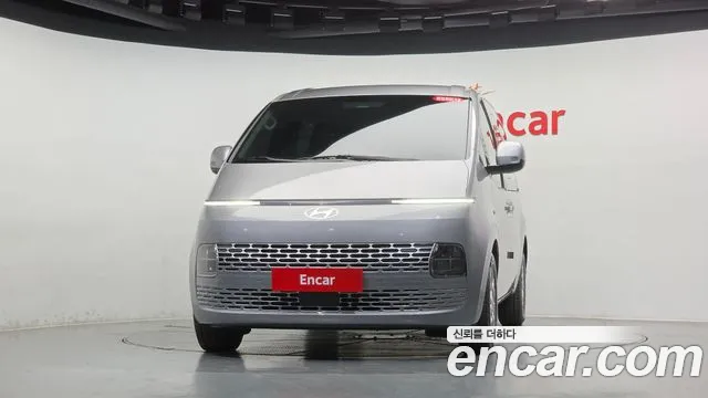 Hyundai Staria 2025 thumb 2