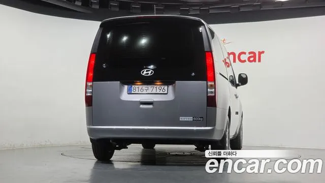 Hyundai Staria 2025 thumb 3