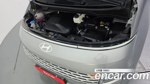 Hyundai Staria 2025 thumb 5