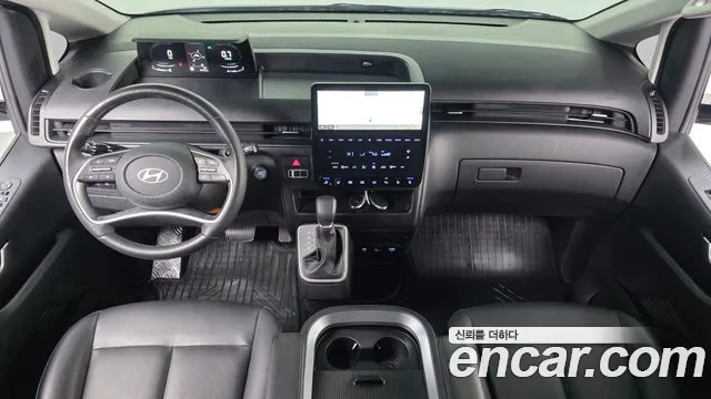 Hyundai Staria 2025 thumb 6