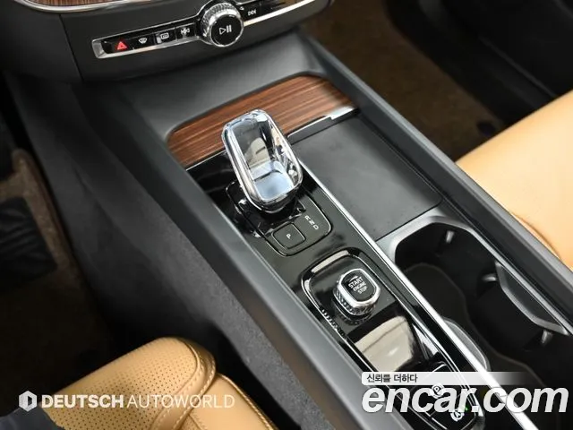 Volvo XC60 2024 thumb 9