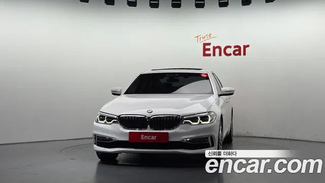 BMW 5-Series 2018 thumb 3