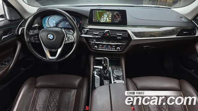 BMW 5-Series 2018 thumb 7