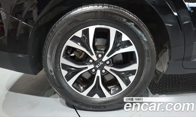 Kia Carnival 2021 thumb 4
