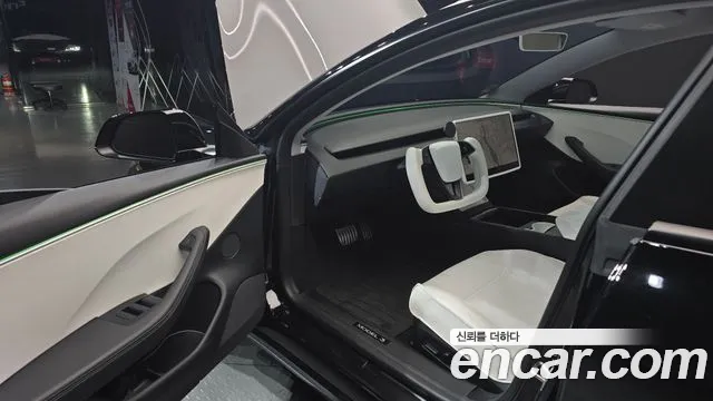 Tesla Model 3 2024 thumb 10