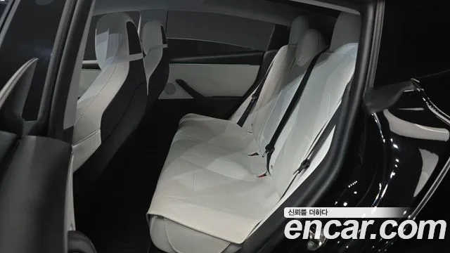 Tesla Model 3 2024 thumb 12