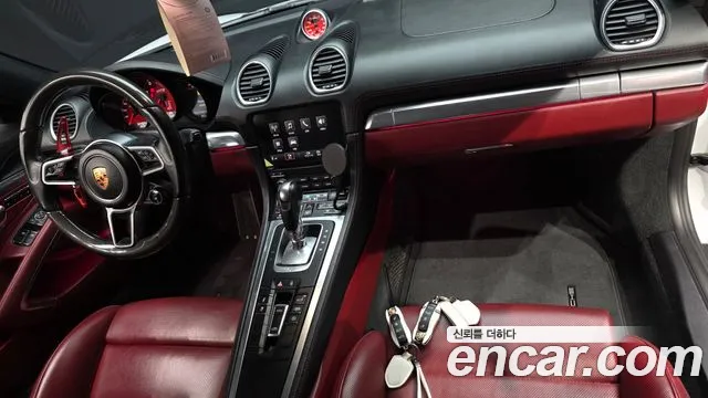 Porsche Cayman 2018 thumb 7