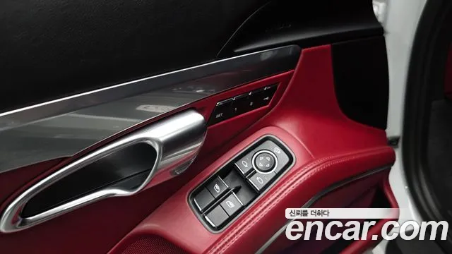 Porsche Cayman 2018 thumb 12