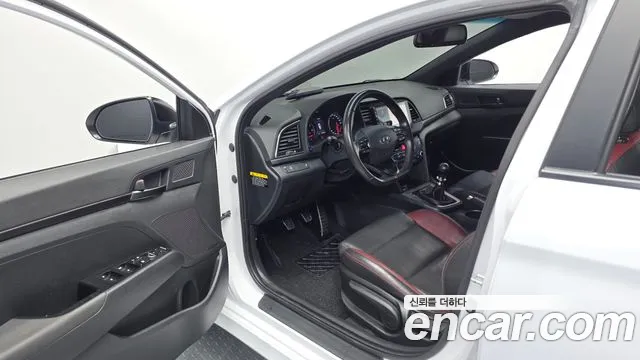 Hyundai Avante 2016 thumb 9