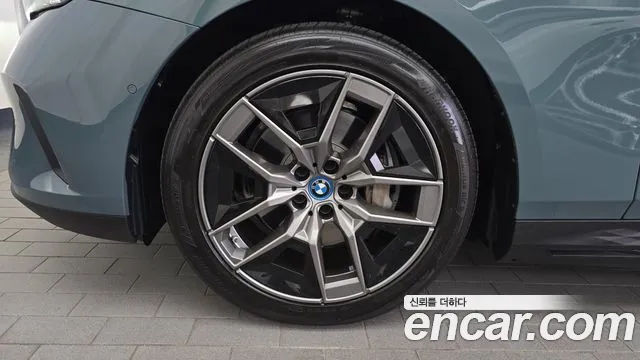 BMW i5 2023 thumb 5