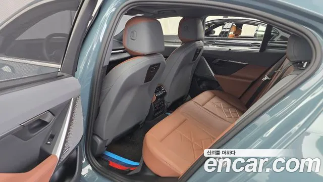 BMW i5 2023 thumb 11
