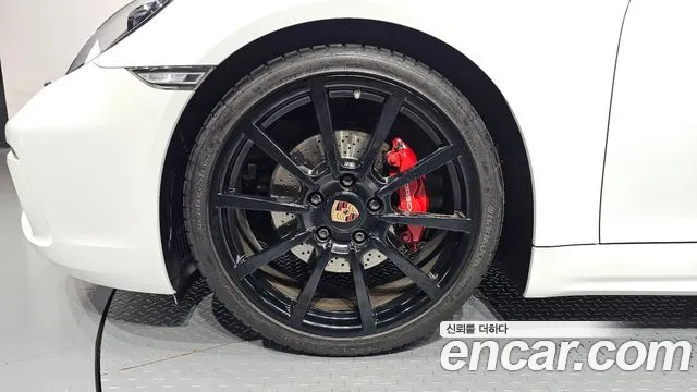 Porsche Cayman 2022 thumb 5