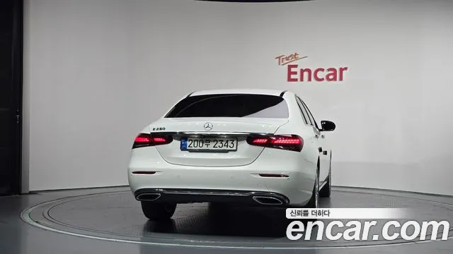 Mercedes-Benz E-Класс 2021 thumb 4
