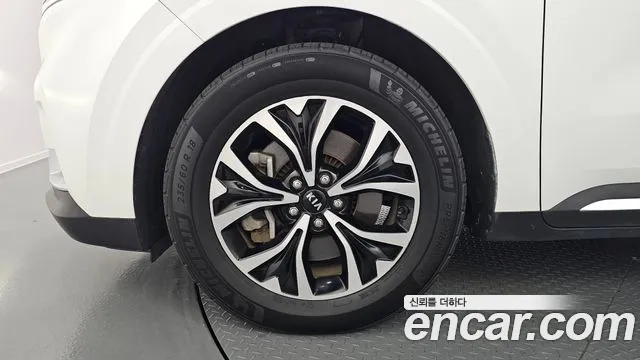 Kia Carnival 2020 thumb 5