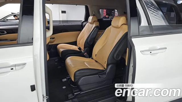 Kia Carnival 2020 thumb 11