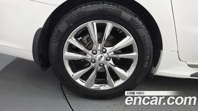 Kia Carnival 2018 thumb 5