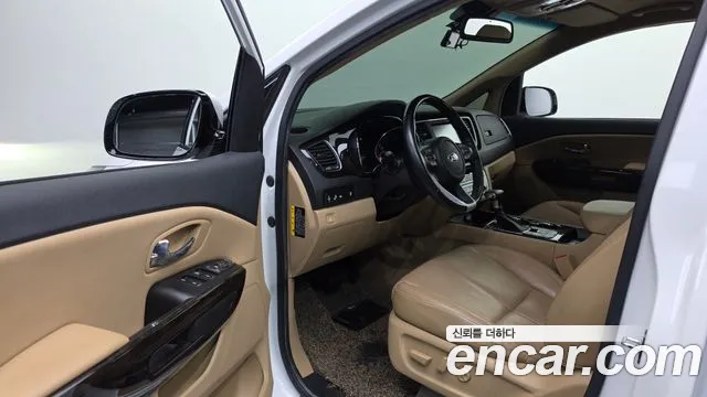 Kia Carnival 2018 thumb 10