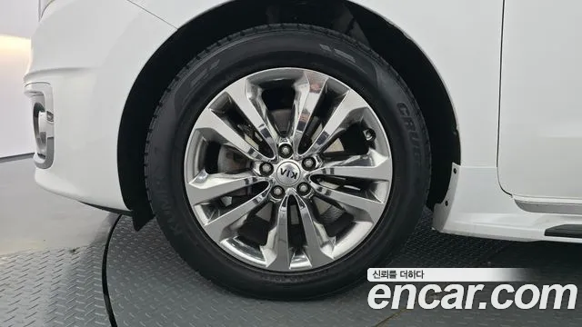 Kia Carnival 2017 thumb 5