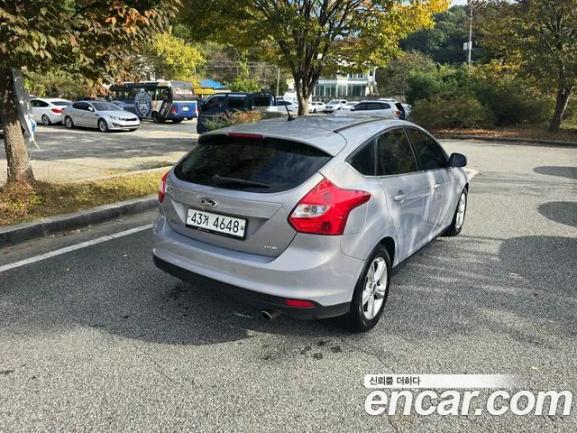 Ford Focus 2013 thumb 3