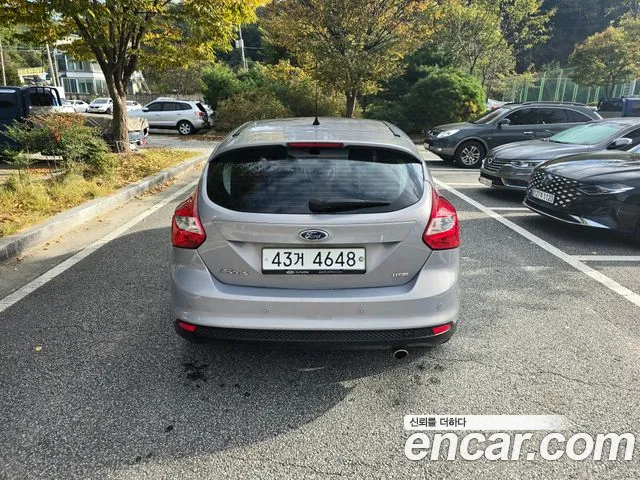 Ford Focus 2013 thumb 4