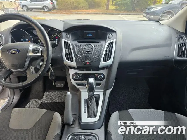 Ford Focus 2013 thumb 8