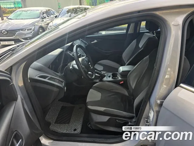 Ford Focus 2013 thumb 10