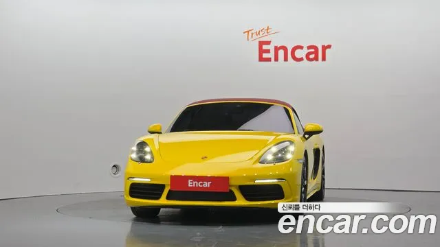 Porsche Cayman 2020 thumb 3