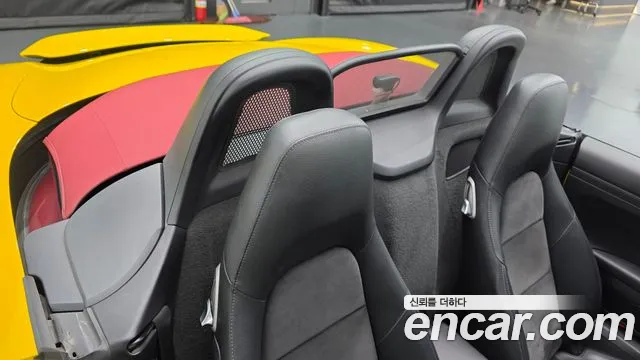 Porsche Cayman 2020 thumb 11