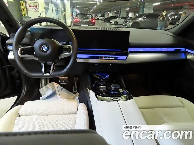 BMW 5-Series 2025 thumb 11