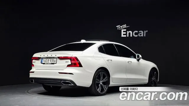 Volvo S60 2021 thumb 2